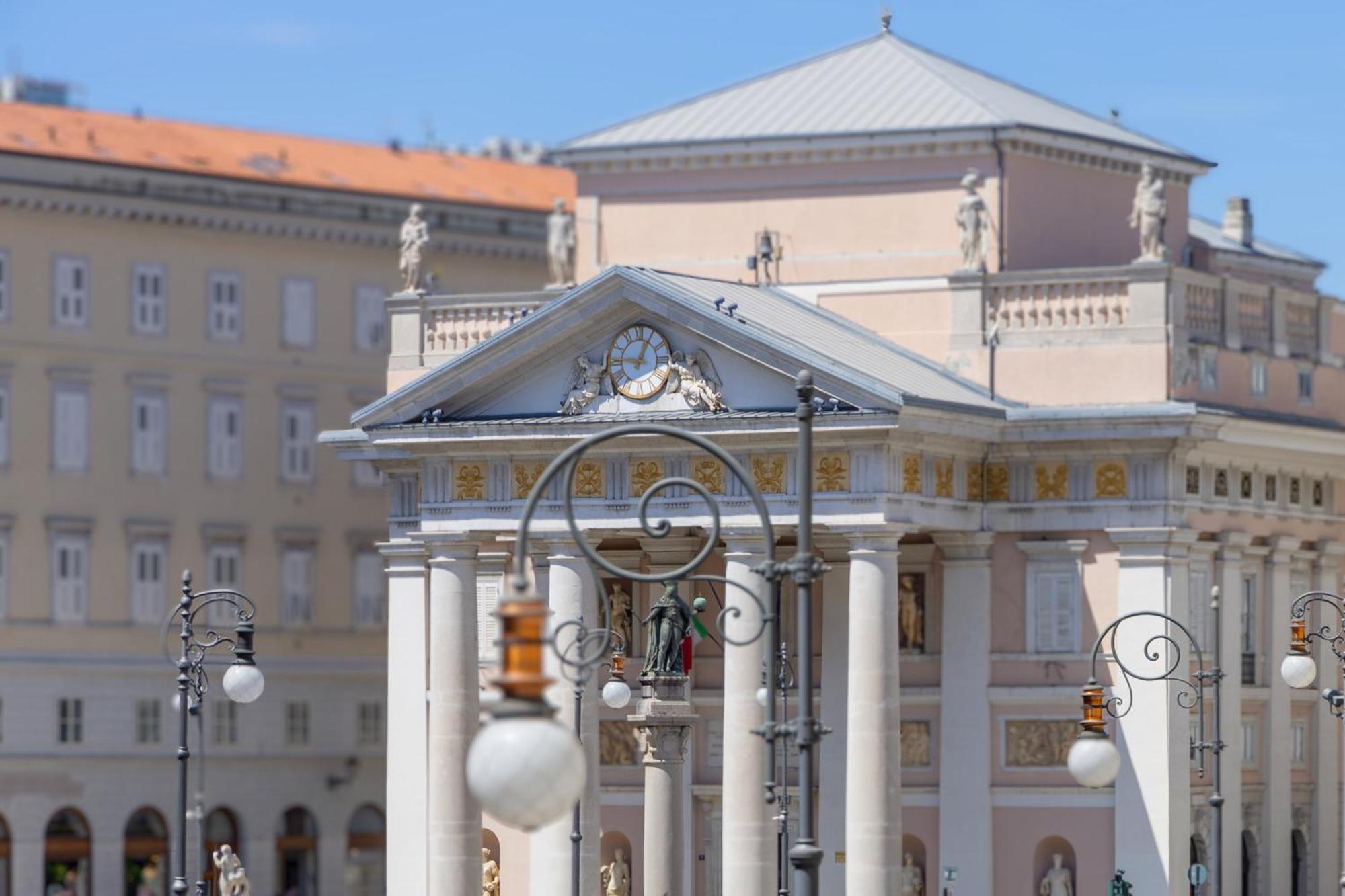 Teatro Romano Exclusive Suites Trieste Ngoại thất bức ảnh