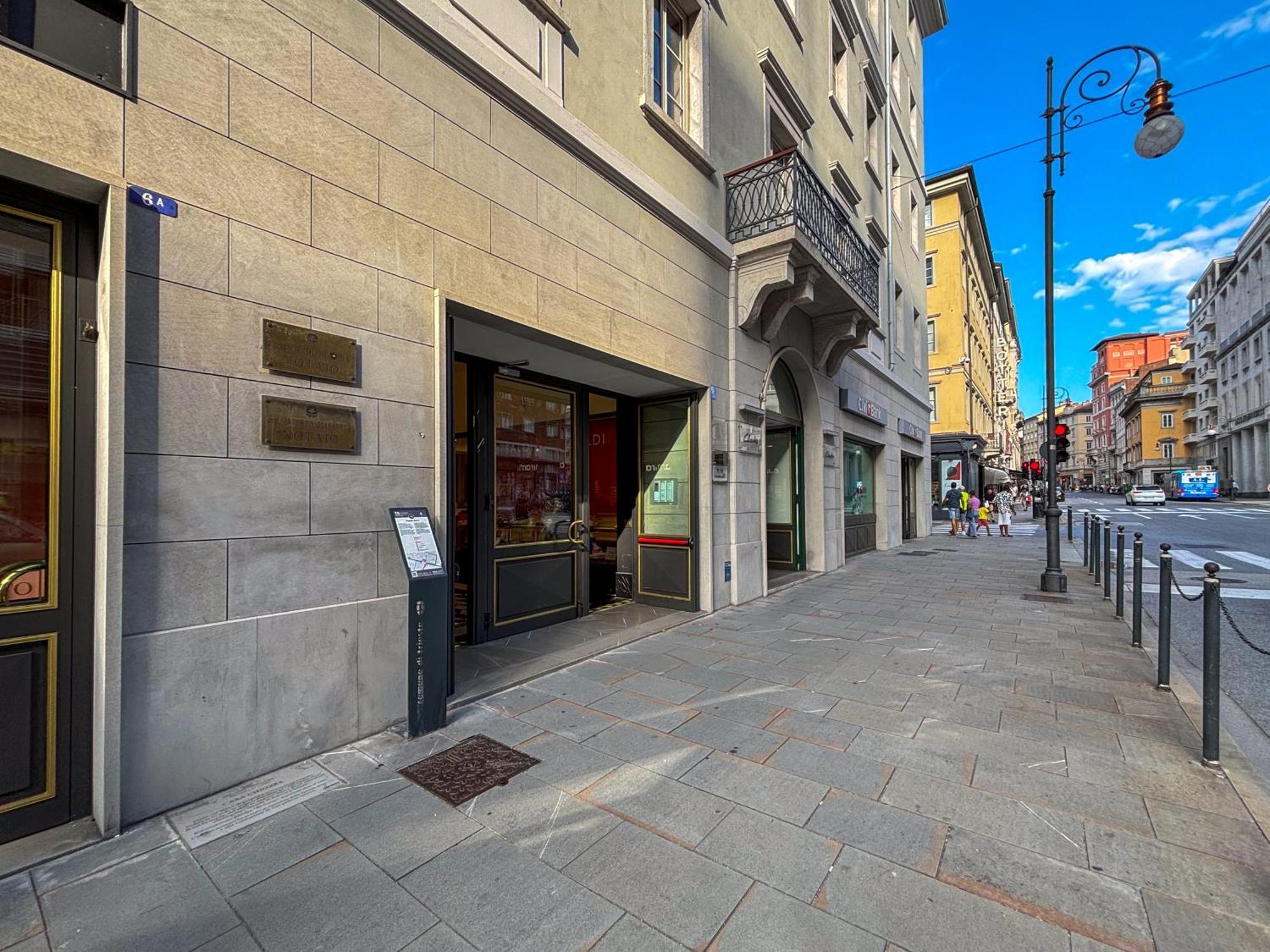 Teatro Romano Exclusive Suites Trieste Ngoại thất bức ảnh