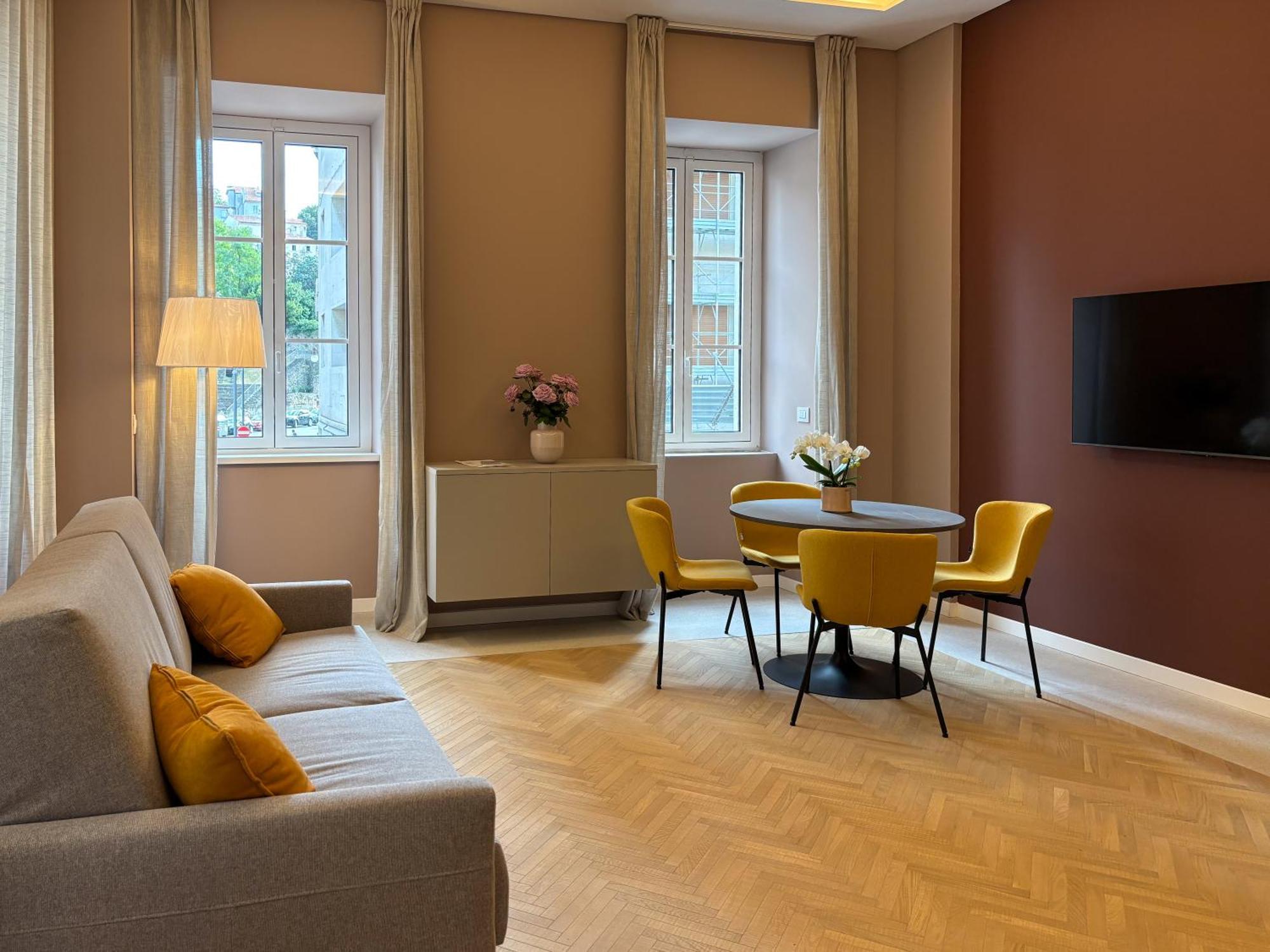 Teatro Romano Exclusive Suites Trieste Ngoại thất bức ảnh