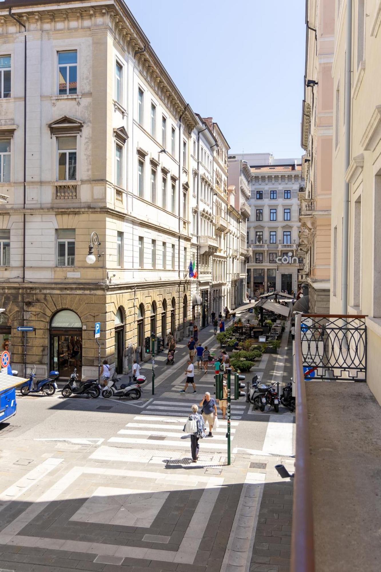 Teatro Romano Exclusive Suites Trieste Ngoại thất bức ảnh